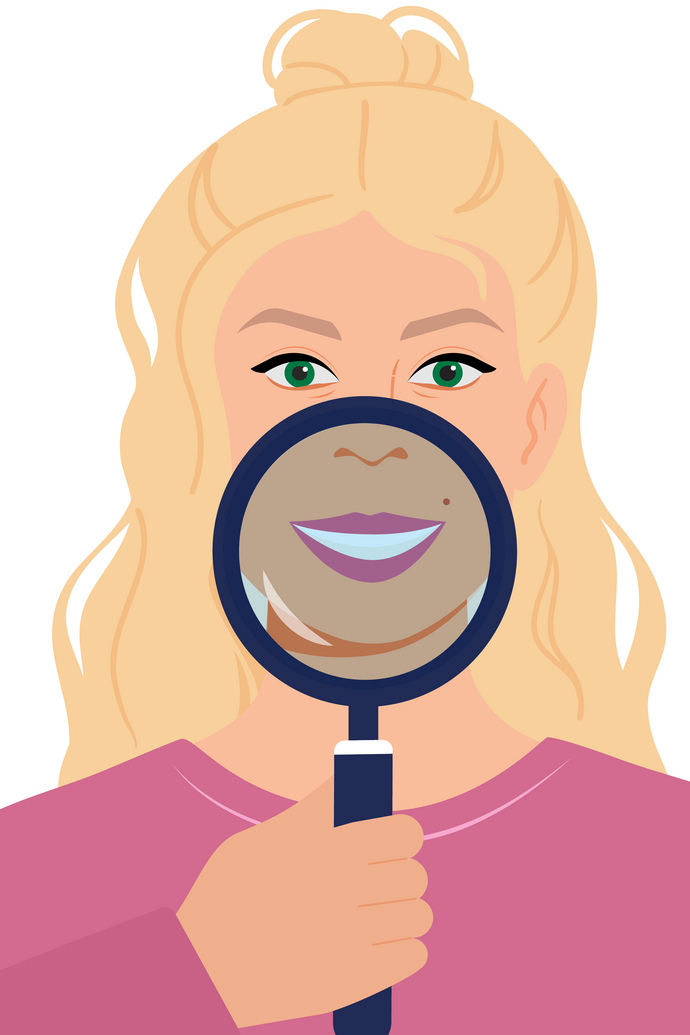 Illustration einer Frau mit langen blonden Haaren, die ein Vergrößerungsglas vor den Mund hält, wodurch ihr Lächeln größer erscheint. Sie trägt ein rosa Oberteil und hat grüne Augen.